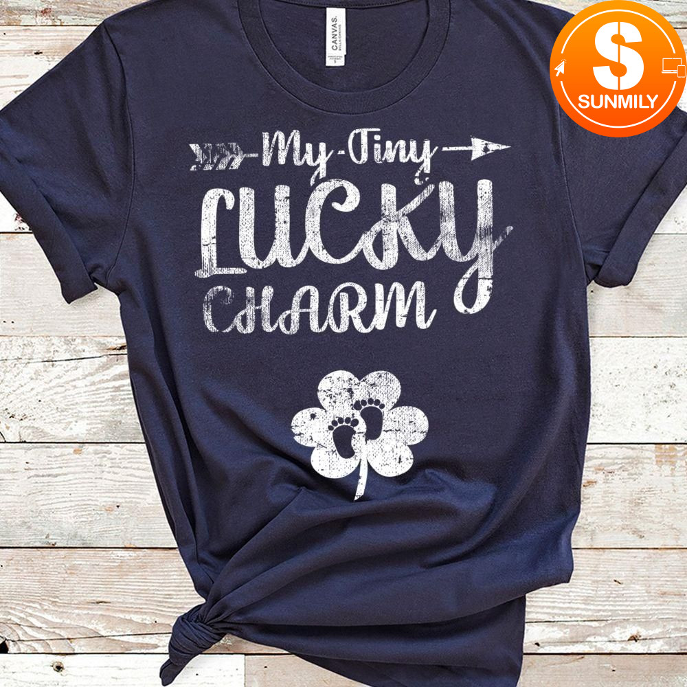 Womens St Patricks Day Pregnancy Announcement Cute Gift Pregnant Classic Unisex Shirt